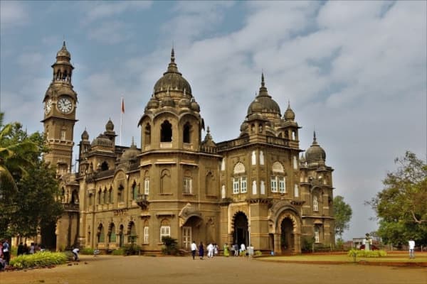 Pune to Kolhapur Cab Service l Travels Cab